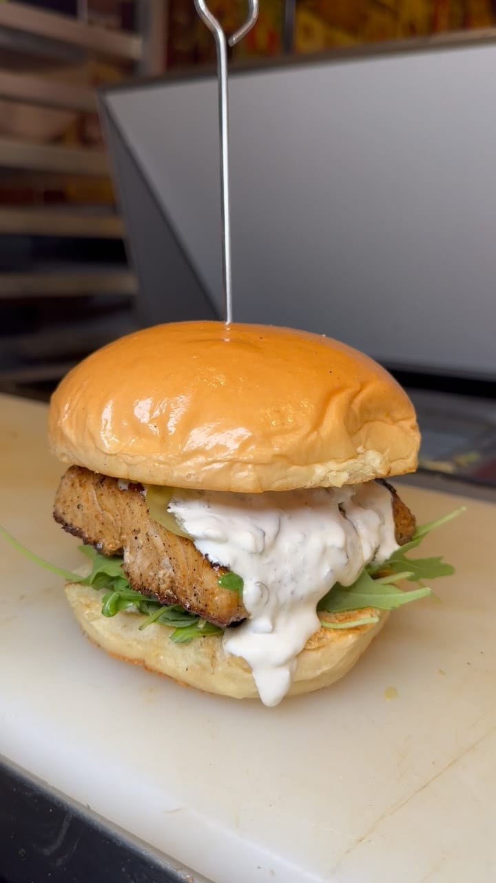 Post 7 by Instafoodys on Instagram (video)