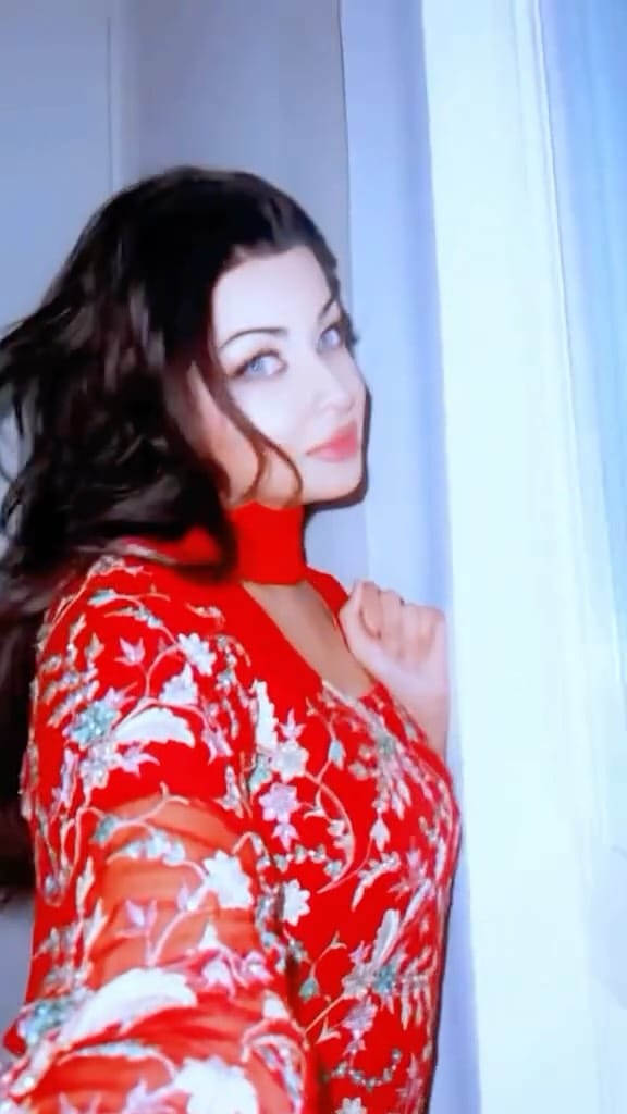 Post 10 by Aamna Imran Official on Instagram (video)