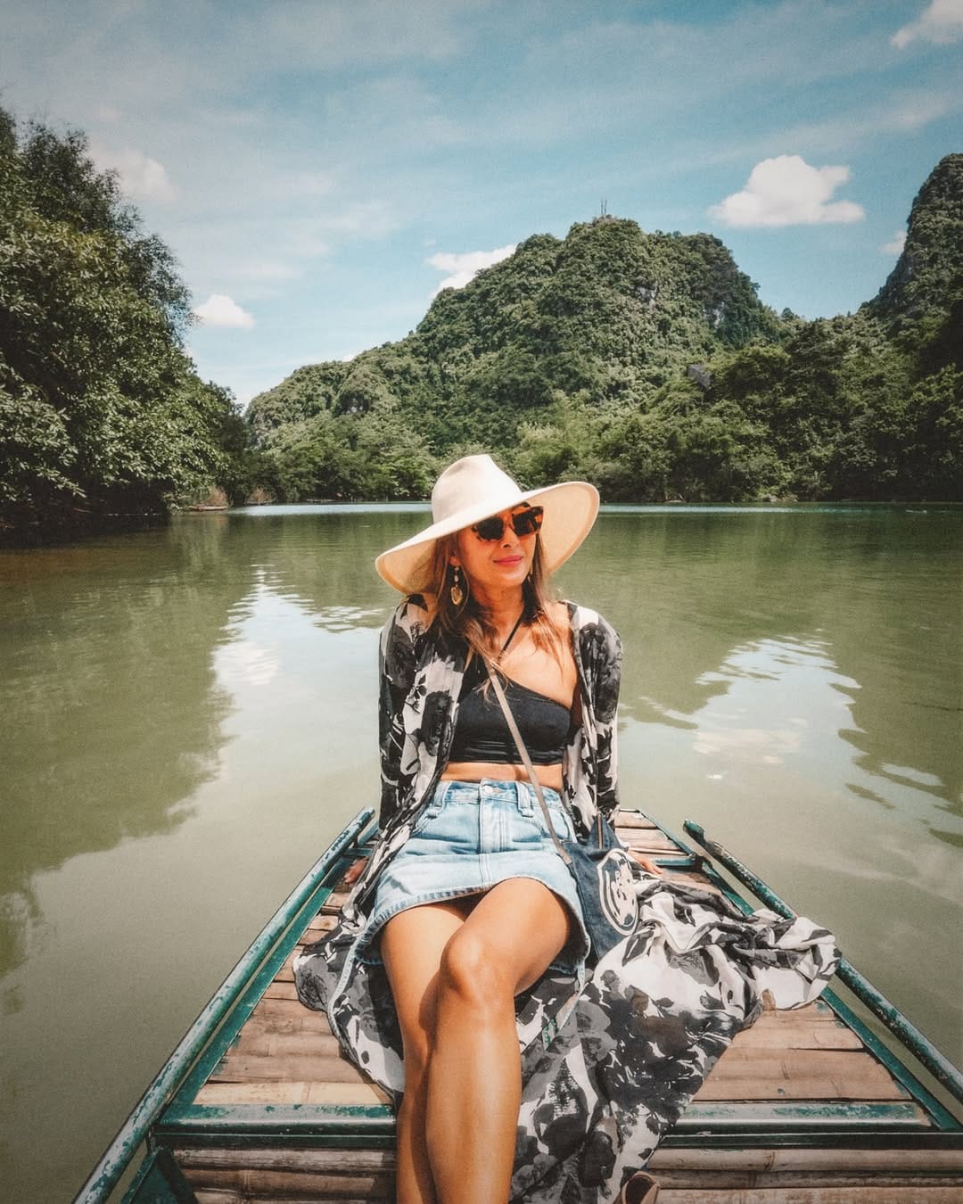 Post 5 by 𝐀𝐍𝐂𝐇𝐘𝐈 𝐖𝐄𝐈 on Instagram (carousel)