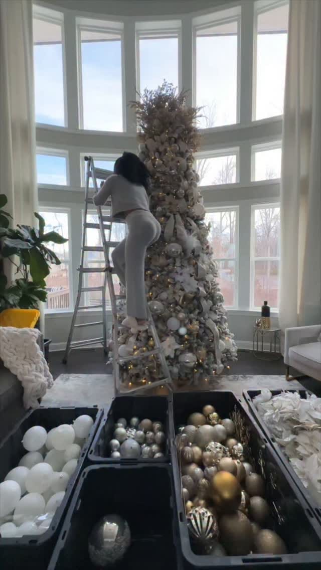 Post 6 by Ashley Dixon | Decor, DIY, Cleaning & Organization Expert on Instagram (video)
