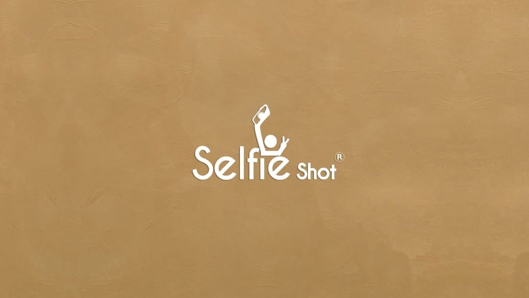Post 9 by STUDIO SELFIE SHOT on Instagram (carousel)