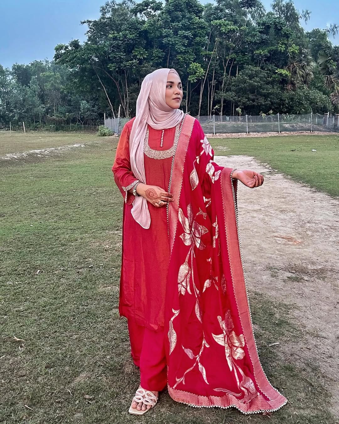 Post 10 by Mutahhara Mouri on Instagram (carousel)