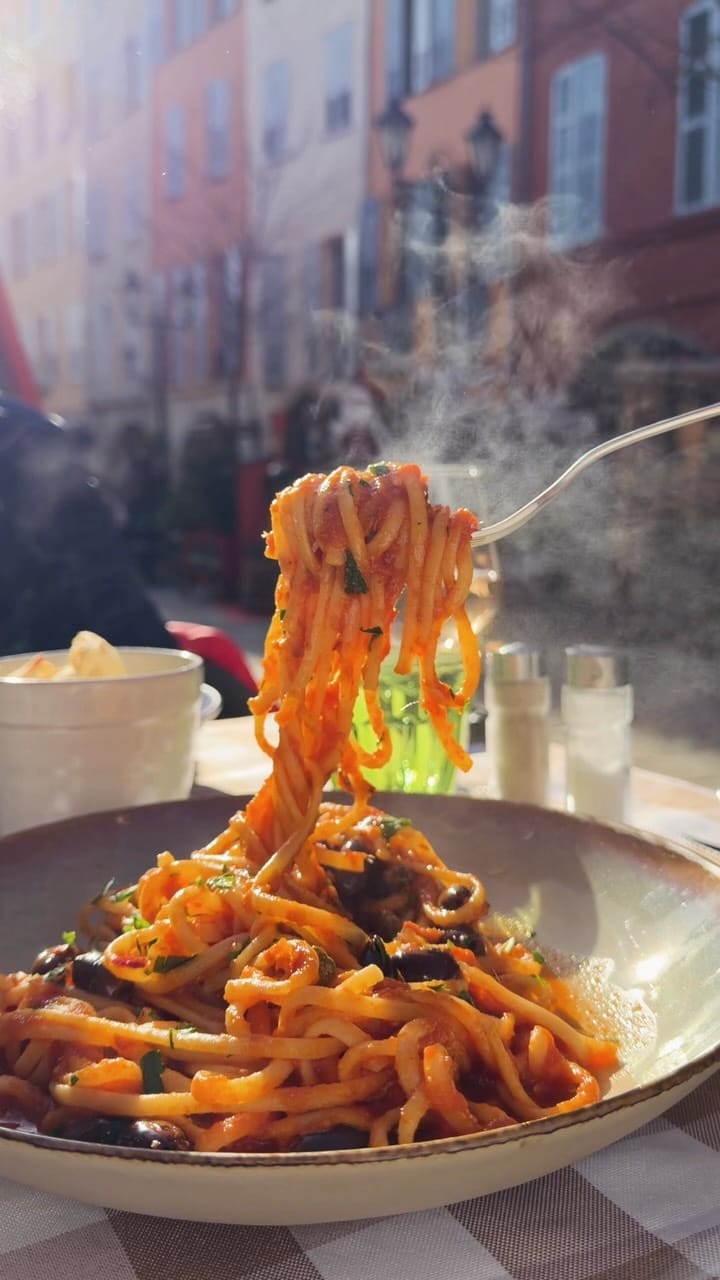 Post 4 by Food | Delicious | Dessert on Instagram (video)