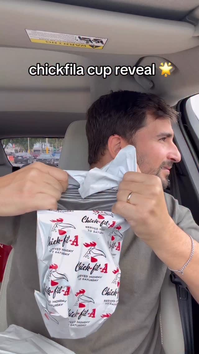 Post 6 by Kevin Escalera on Instagram (video)