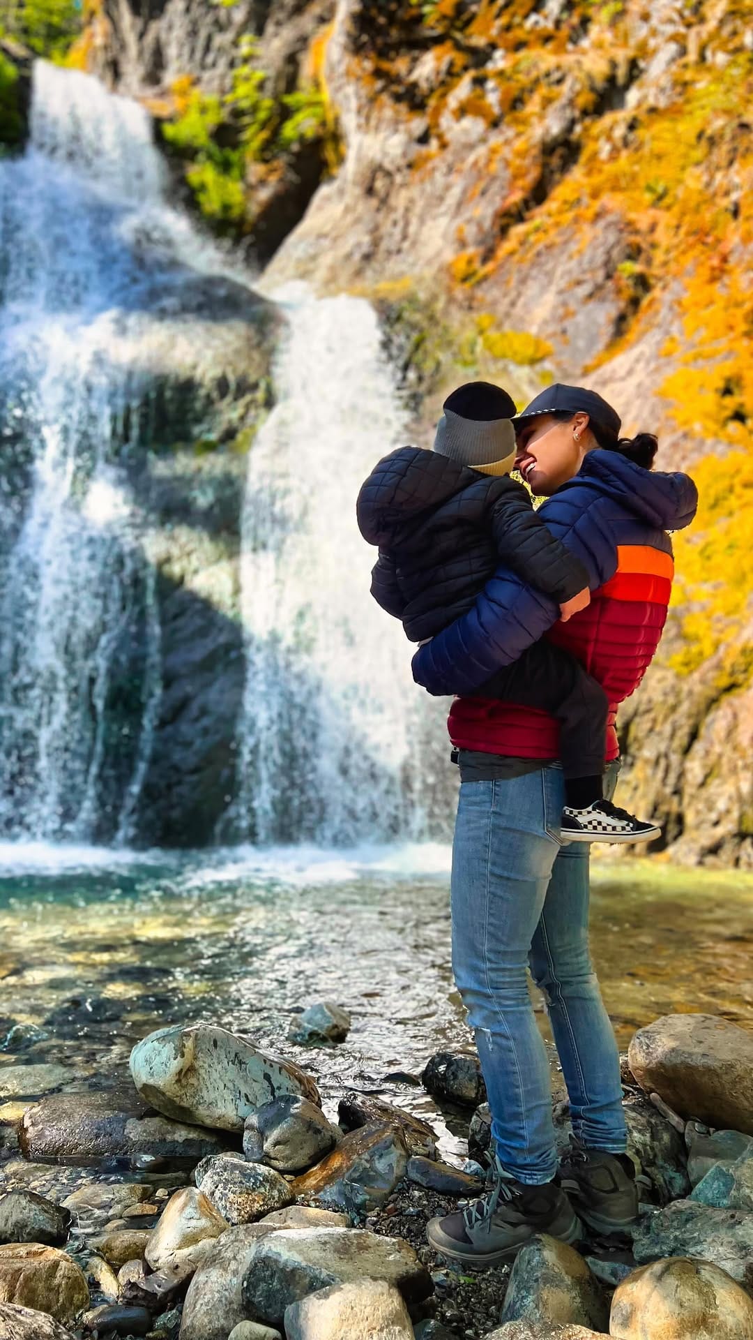 Post 9 by LINDSAY & ALEXIS▷TRAVEL COUPLE on Instagram (video)