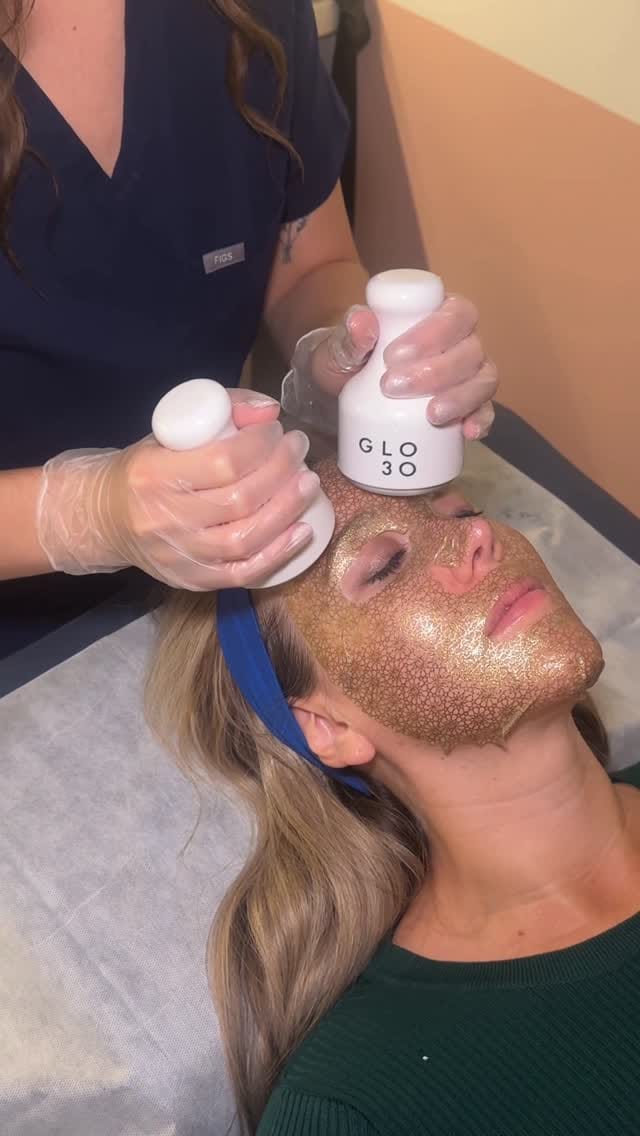 Post 6 by 𝐂𝐨𝐫𝐭𝐧𝐞𝐲 𝐑𝐞𝐚𝐫𝐝𝐚𝐧𝐳 on Instagram (video)
