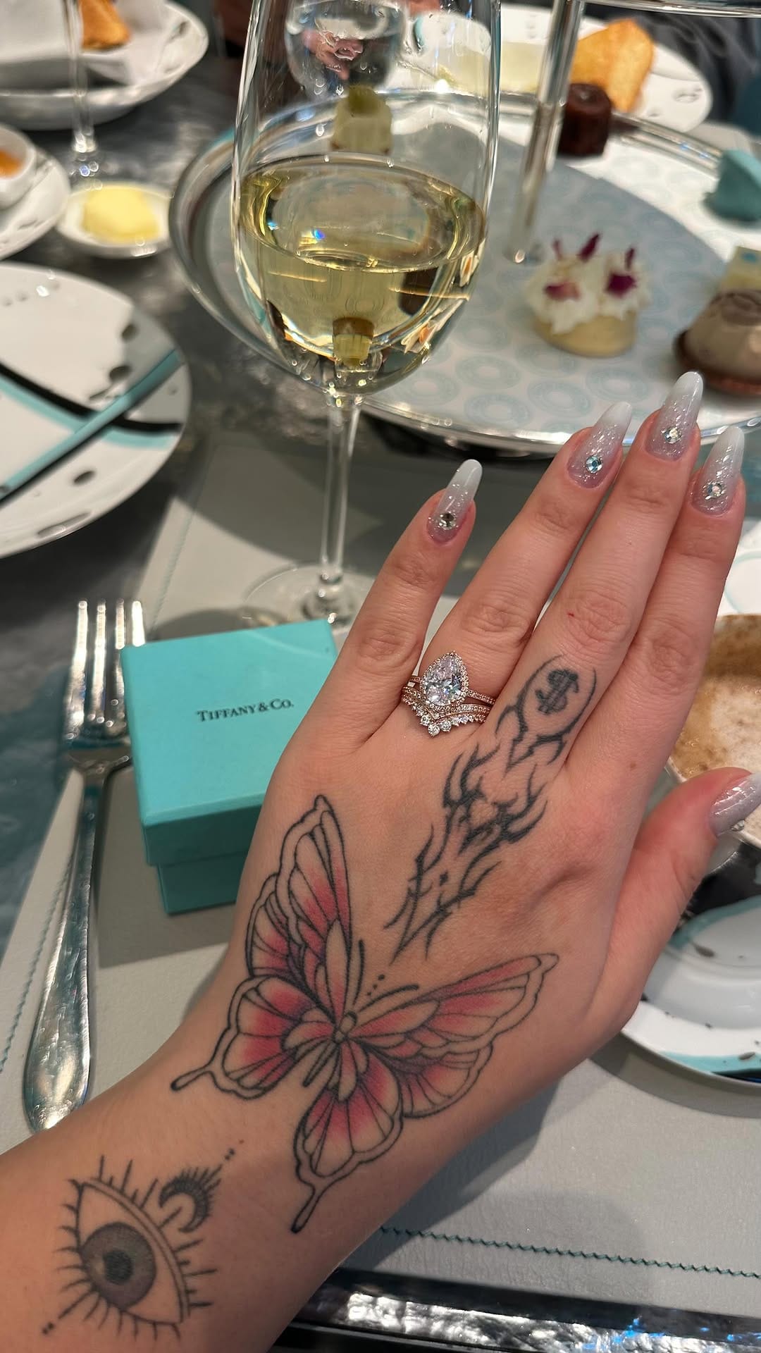 Post 8 by Roxy & James on Instagram (video)