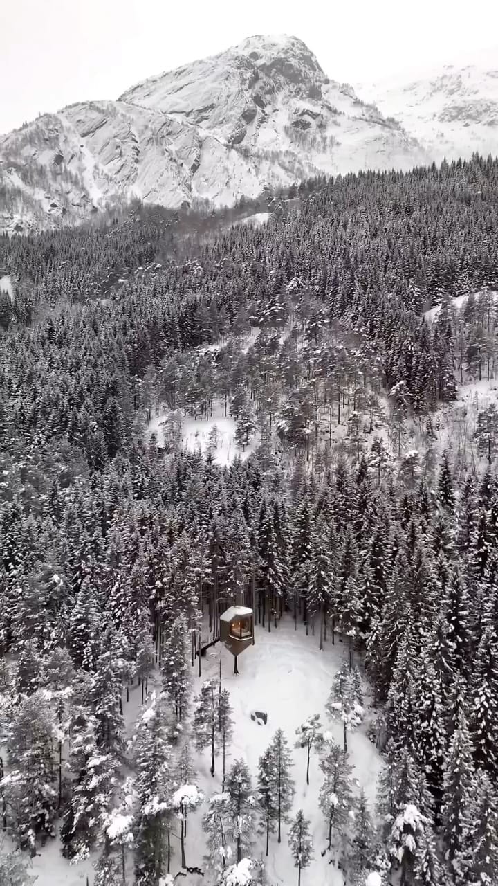 Post 4 by Townsend James on Instagram (video)