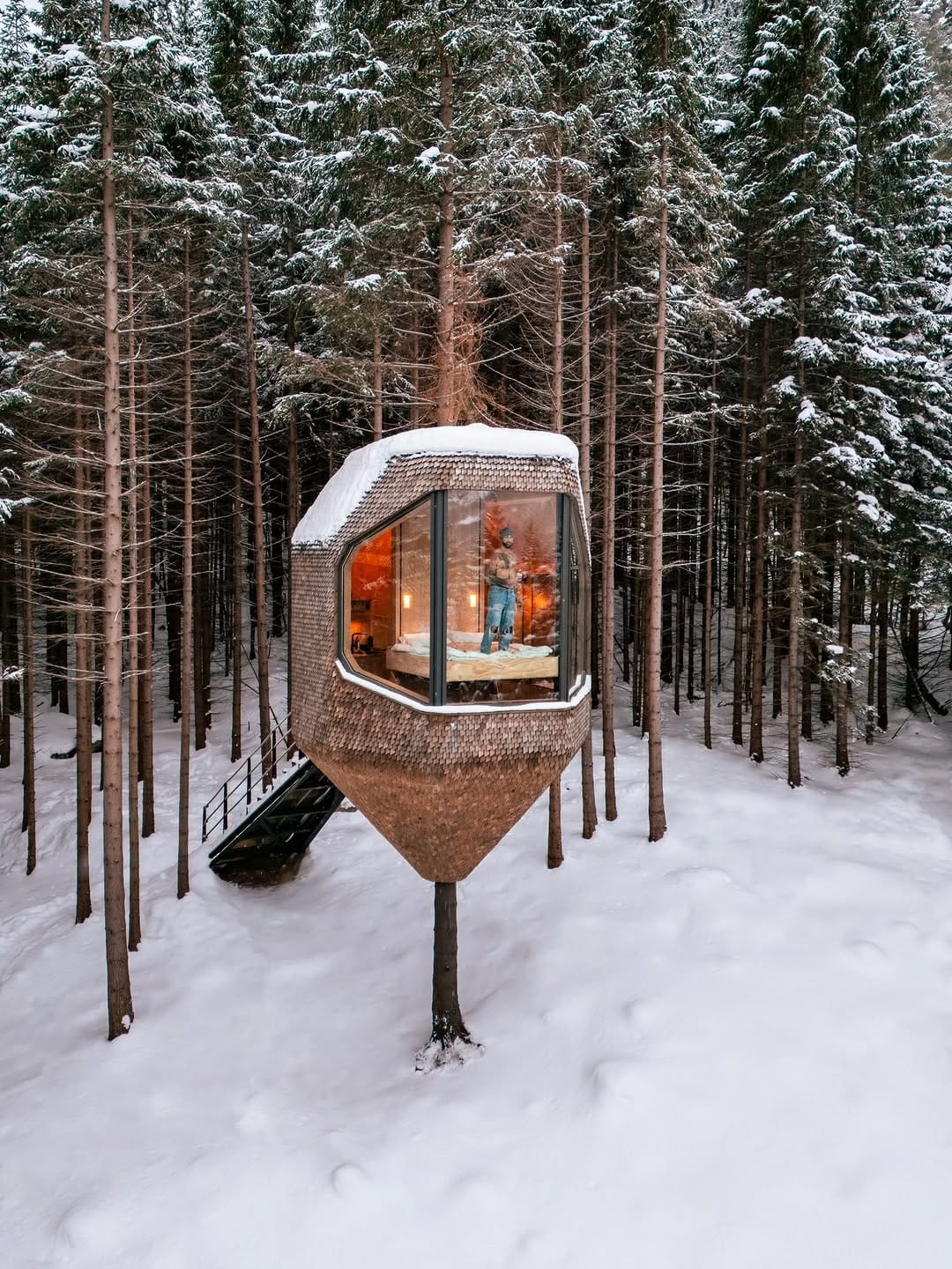 Post 1 by Townsend James on Instagram (image)