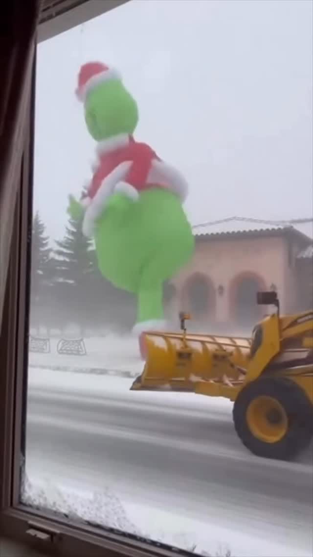 Post 10 by CRASH on Instagram (video)