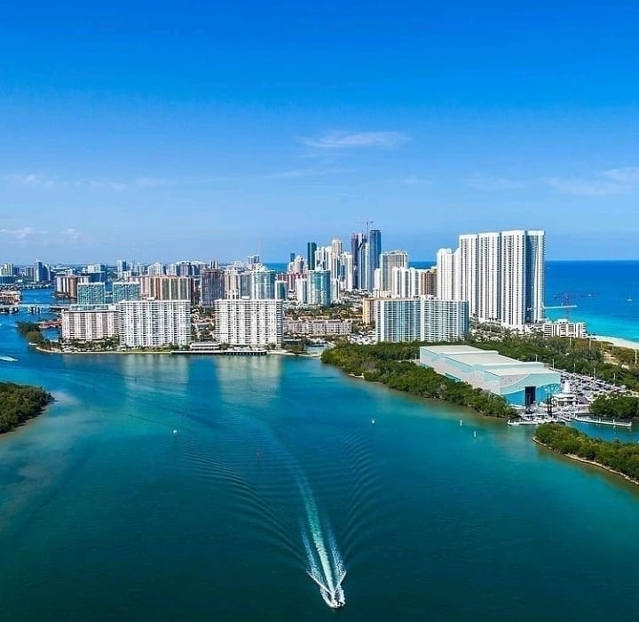 Post 5 by Miami Traveler on Instagram (image)