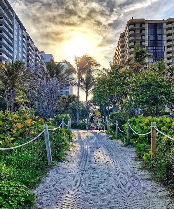 Post 10 by Miami Traveler on Instagram (image)