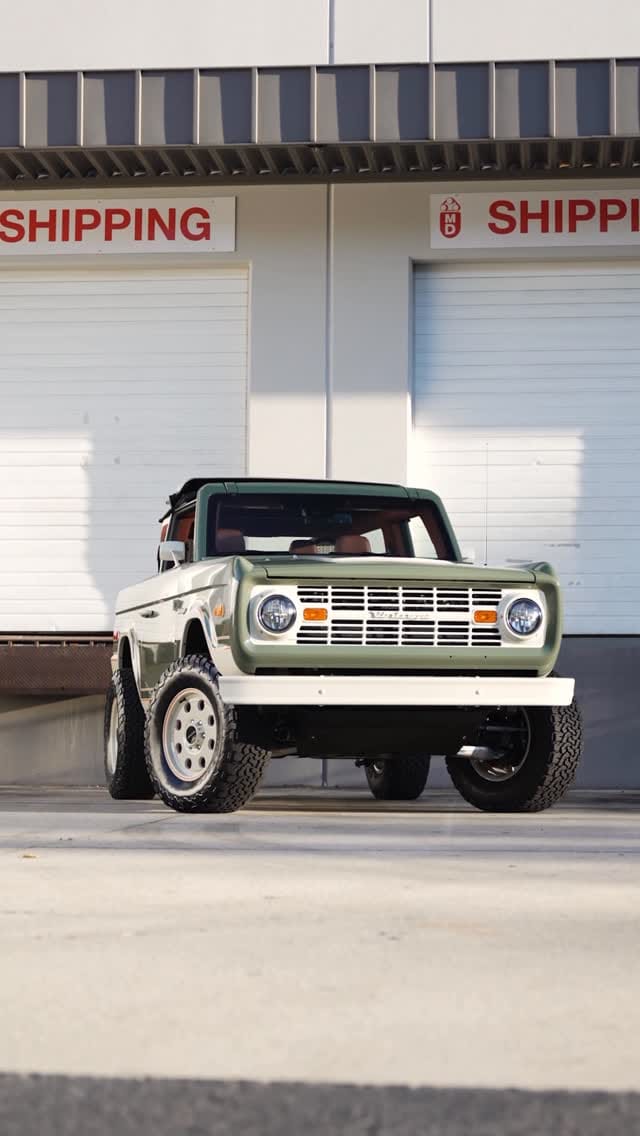 Post 9 by Vintage Modern Houston on Instagram (video)