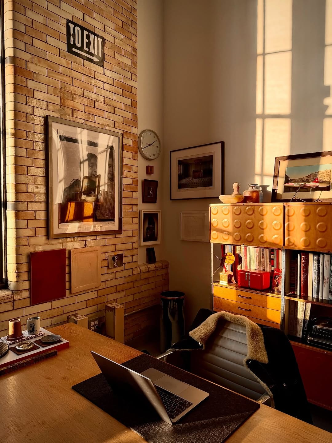 Post 4 by Henry Leutwyler on Instagram (image)