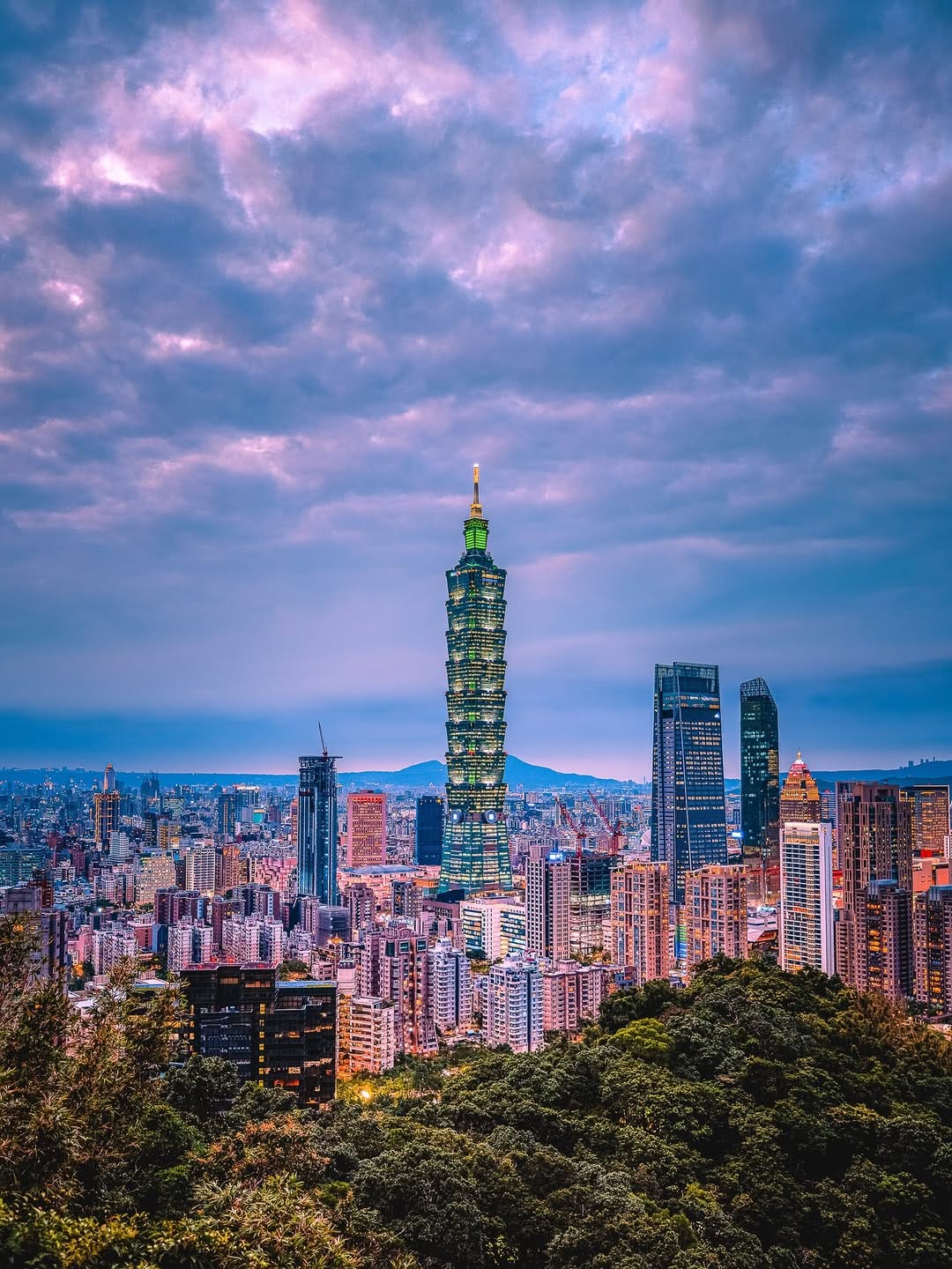 Post 4 by Alex G Perez | Photographer on Instagram (carousel)
