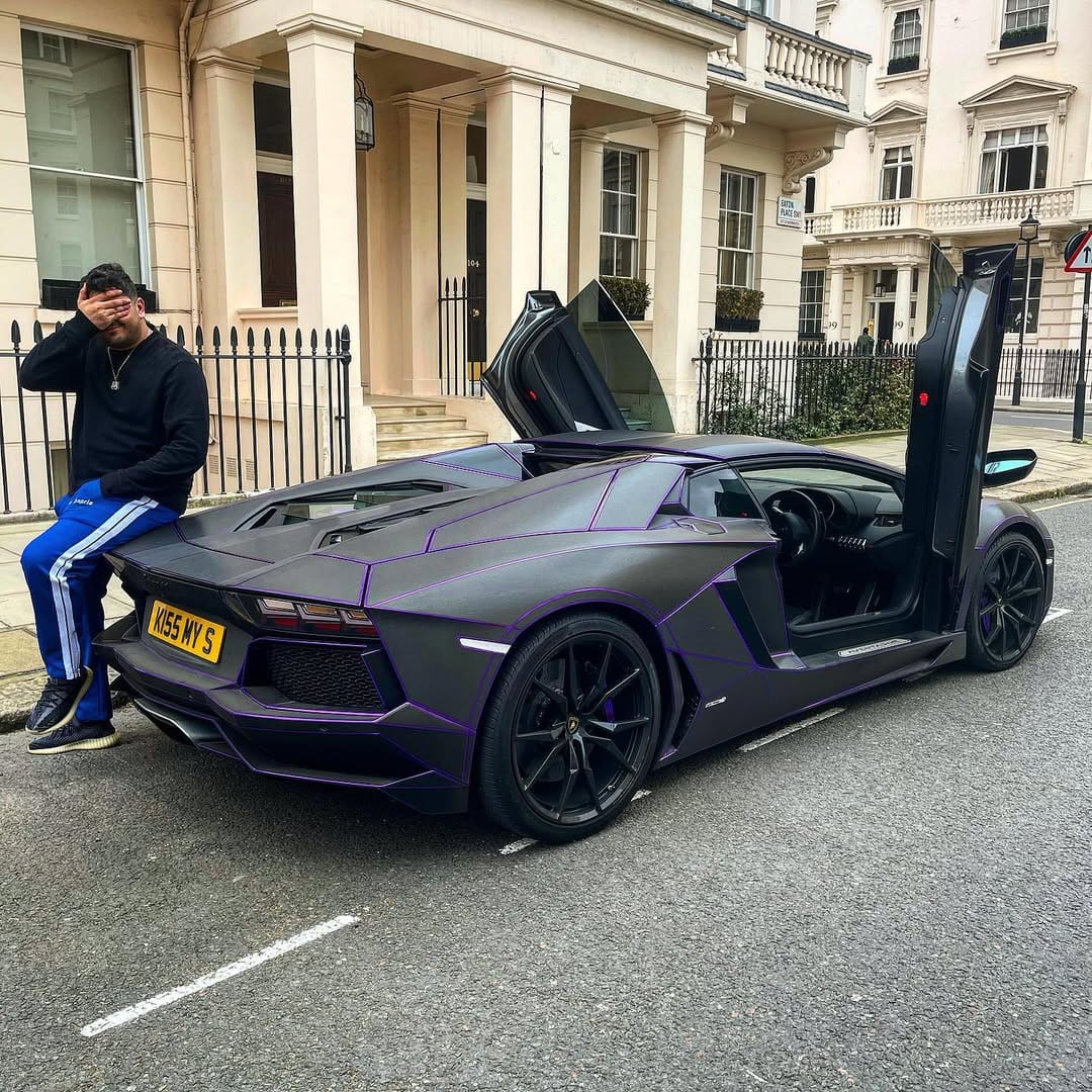 Post 8 by Armani on Instagram (image)