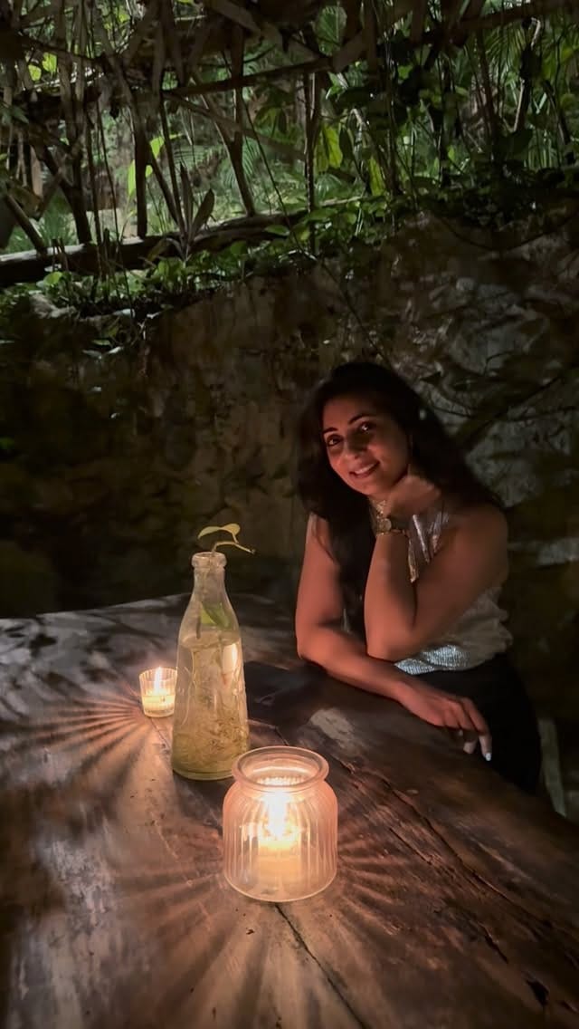Post 7 by Nidhi on Instagram (video)