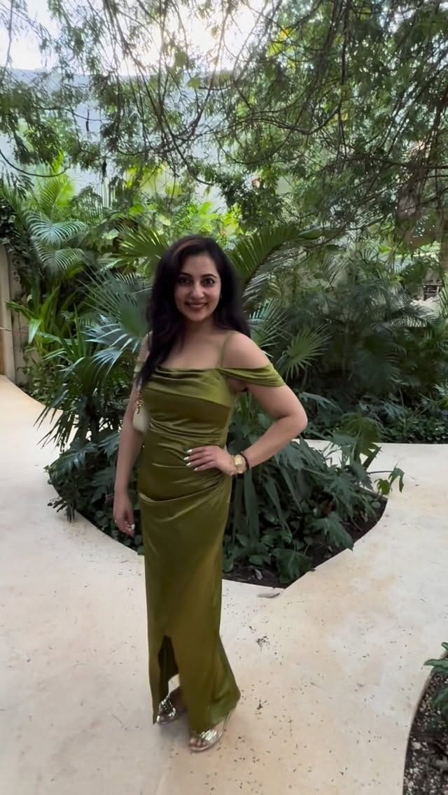 Post 9 by Nidhi on Instagram (video)