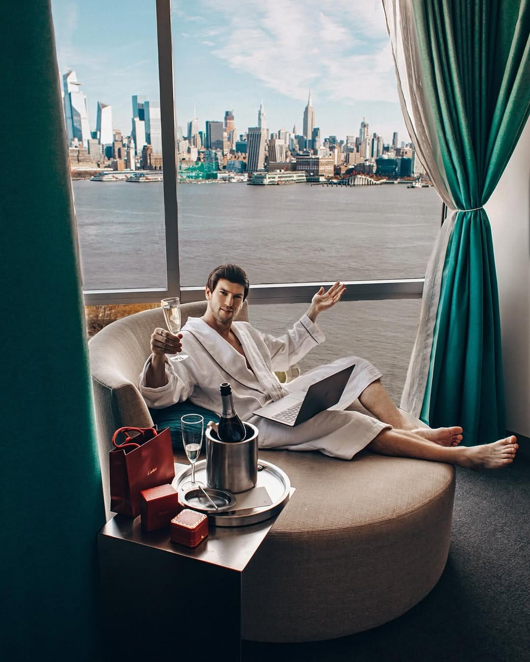 Post 9 by YEVHEN LYUBYMOV on Instagram (carousel)