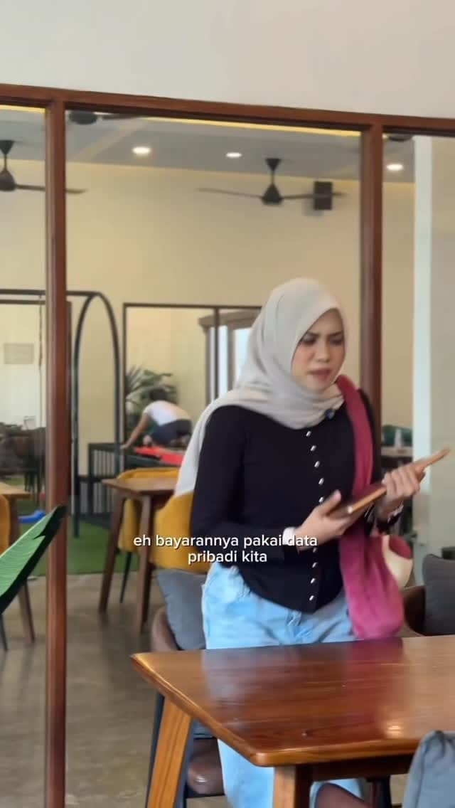 Post 10 by Kharisma World on Instagram (video)