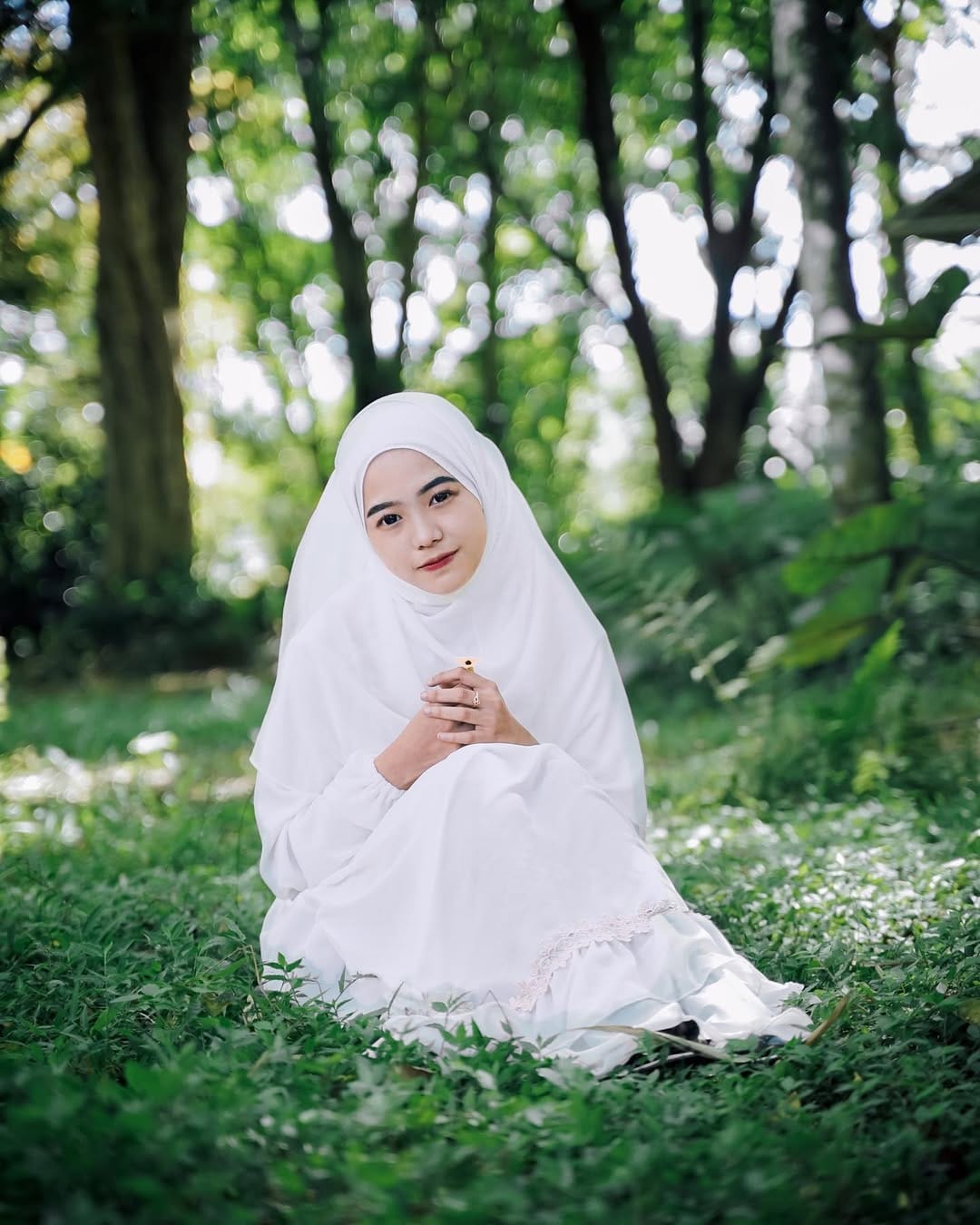 Post 3 by Bulan April on Instagram (carousel)