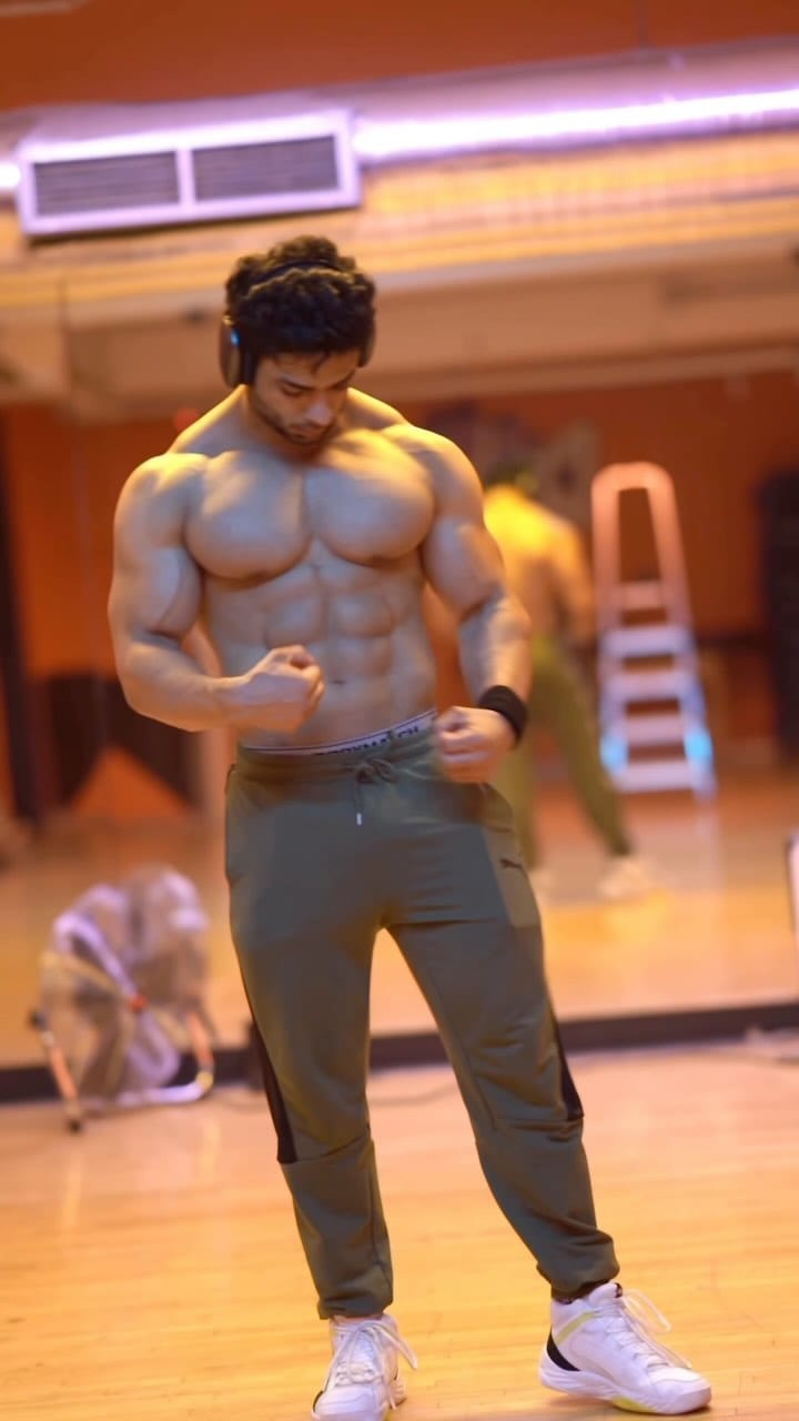 Post 10 by Awais Jafar on Instagram (video)