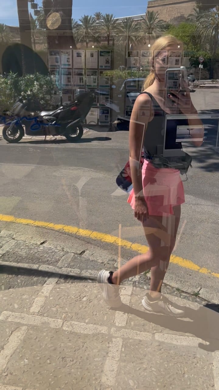 Post 9 by Andrea Pooch Helicopter and Airplane Pilot 🚁✈️ on Instagram (video)