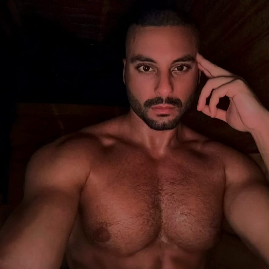 Post 8 by Moe Valerian on Instagram (image)