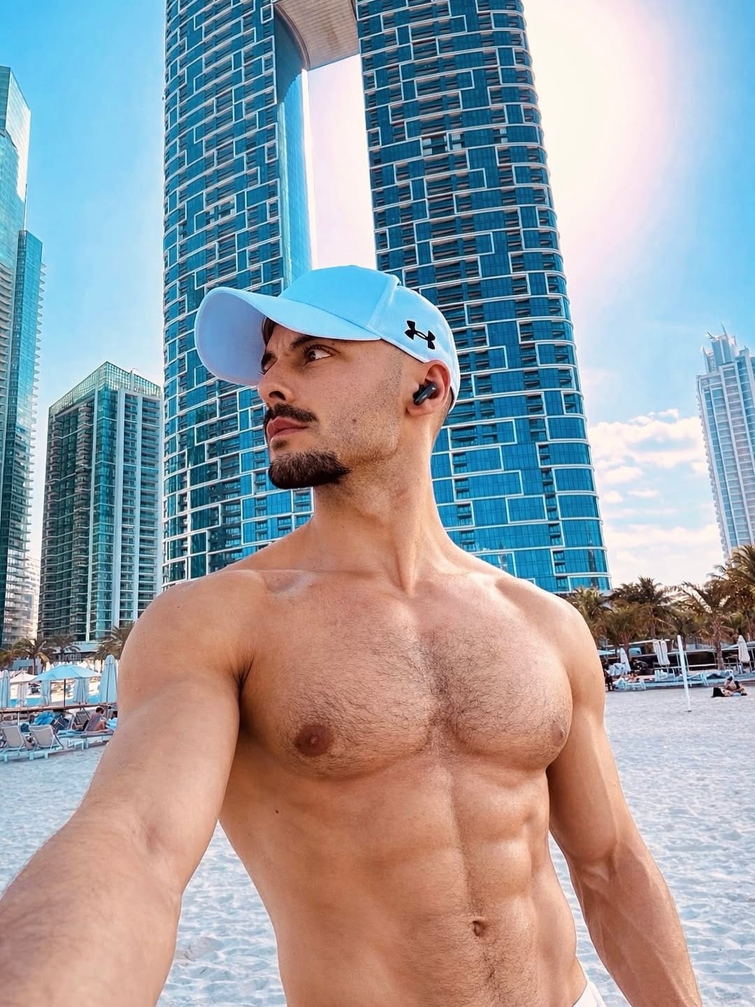 Post 4 by Moe Valerian on Instagram (image)