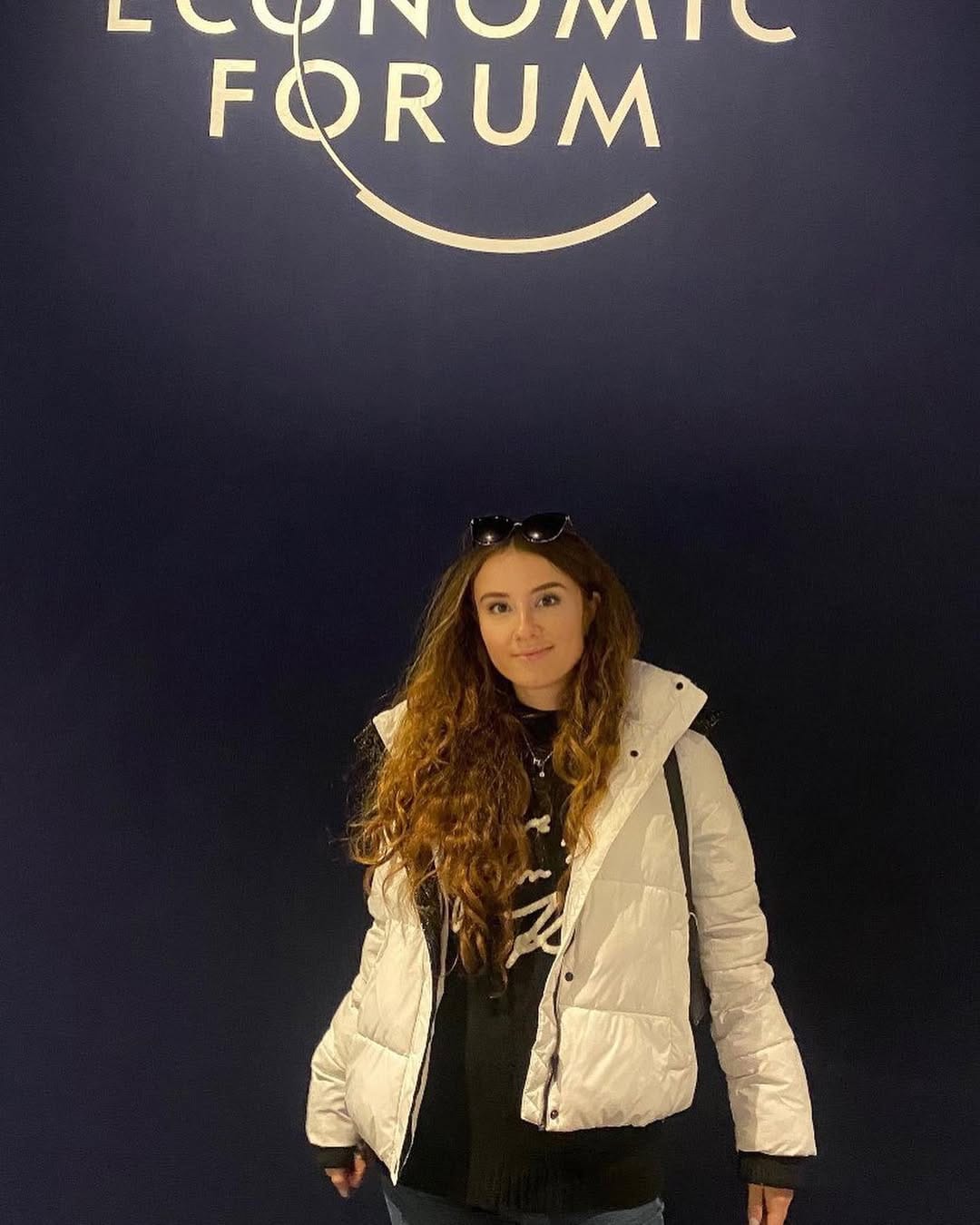 Post 10 by Maria Lobanova on Instagram (carousel)