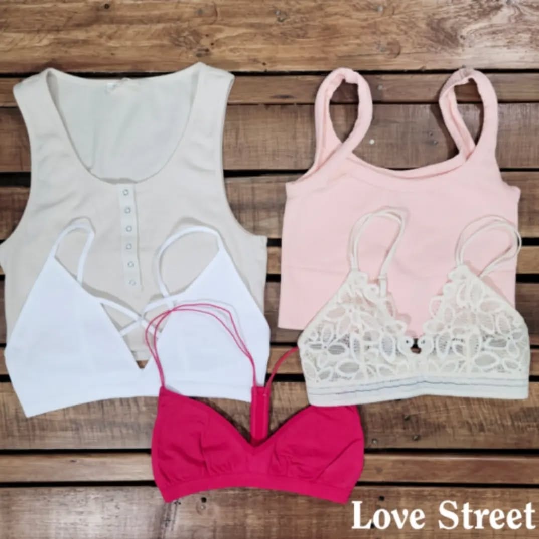 Post 5 by Love Street Boutique on Instagram (image)