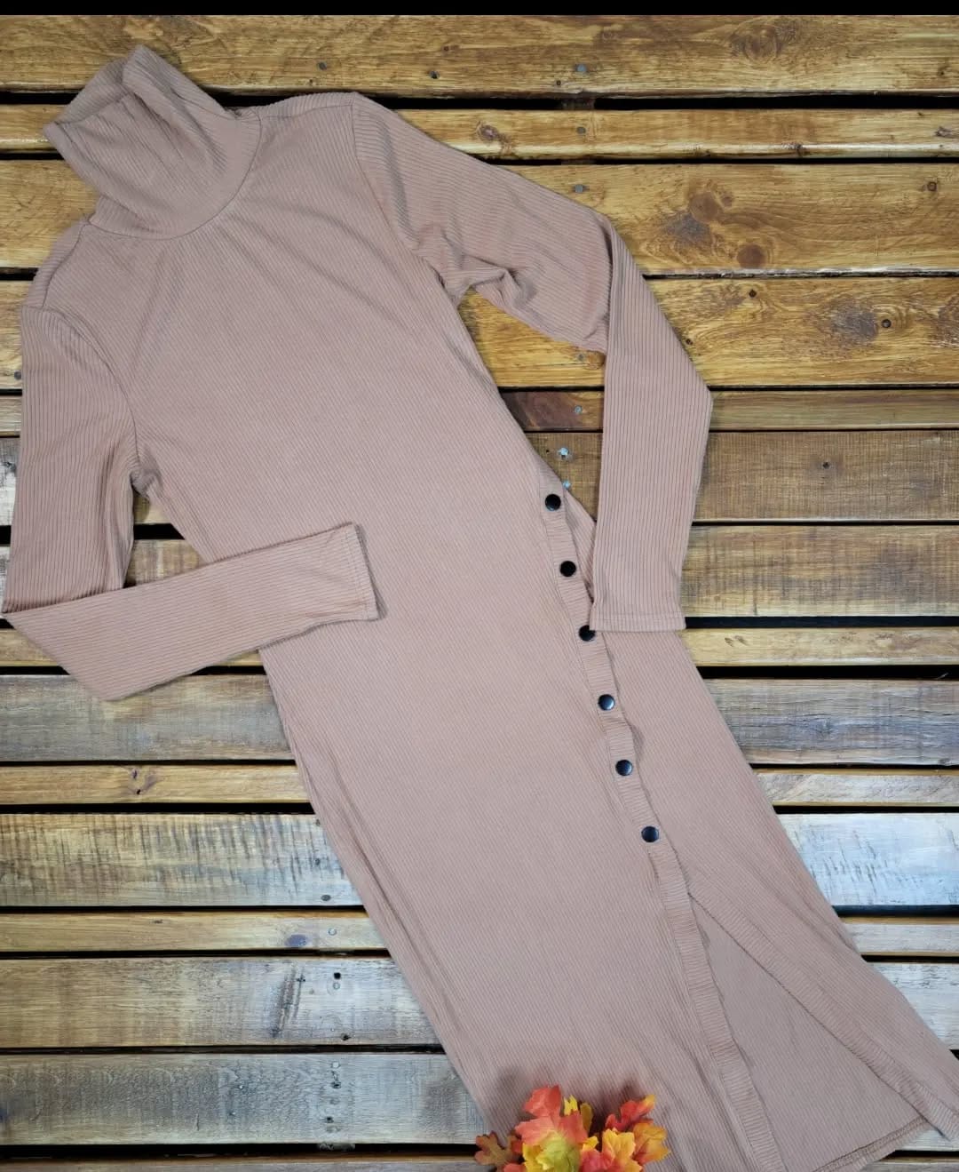 Post 3 by Love Street Boutique on Instagram (image)