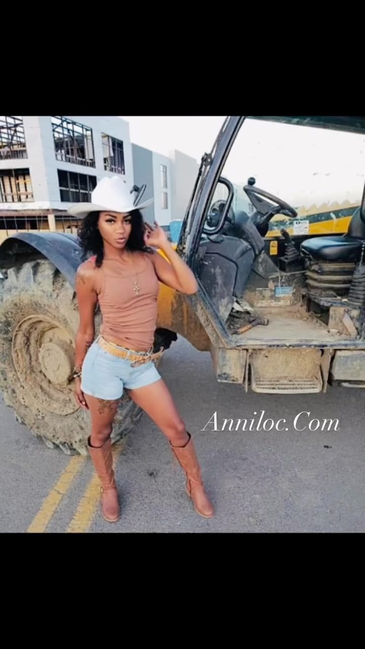 Post 10 by Anni Loc on Instagram (video)