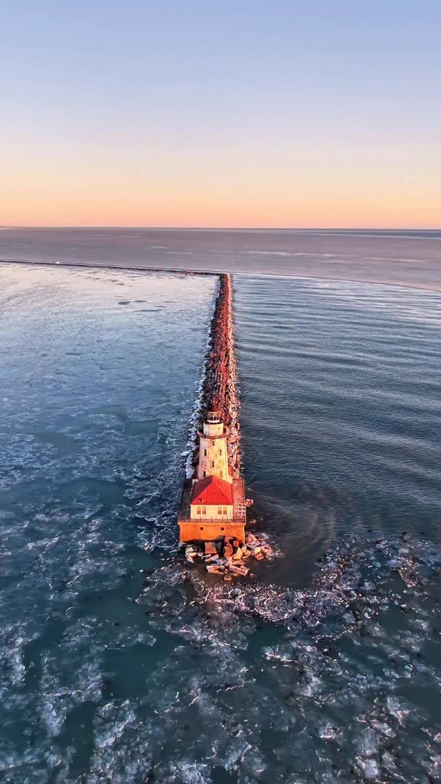 Post 7 by Ronnie Frey | Chicago Creator & Photographer | Global Tour Guide on Instagram (video)