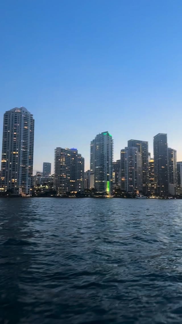 Post 4 by ACOUPLEFATTIES•BOSTON FOODIES on Instagram (video)