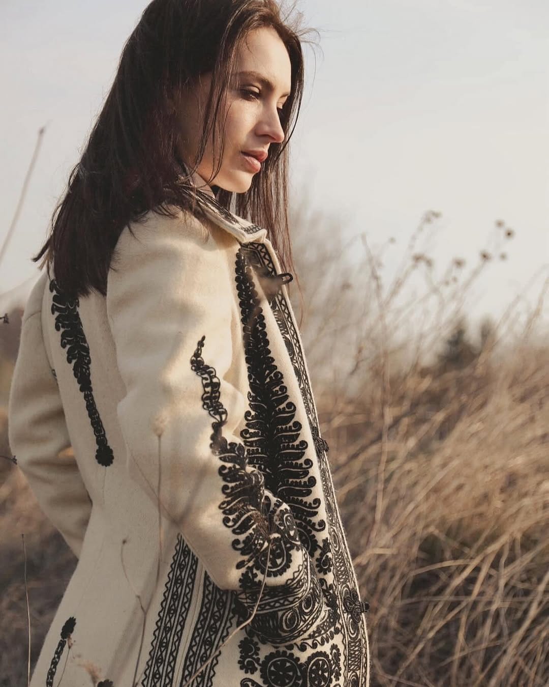 Post 8 by BLOUSEROUMAINE-SHOP.COM on Instagram (carousel)
