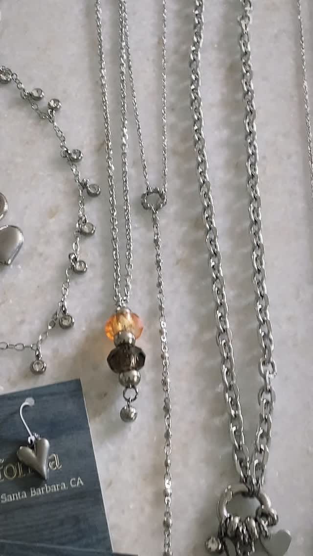 Post 1 by Bellaforma Jewelry on Instagram (video)