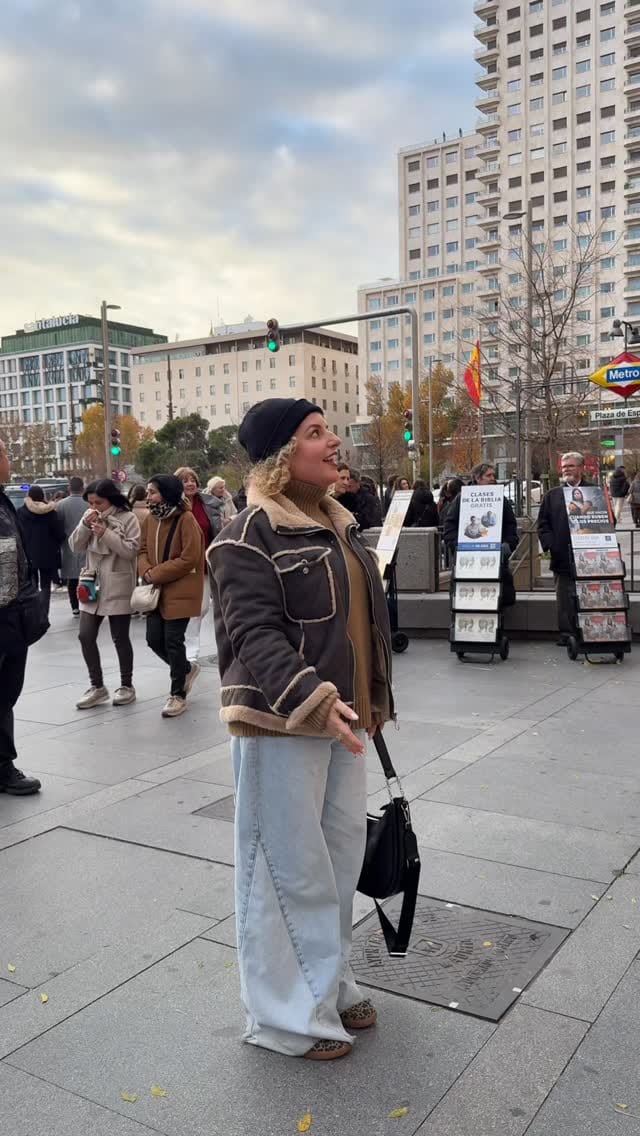 Post 8 by Liz Shamooni on Instagram (video)