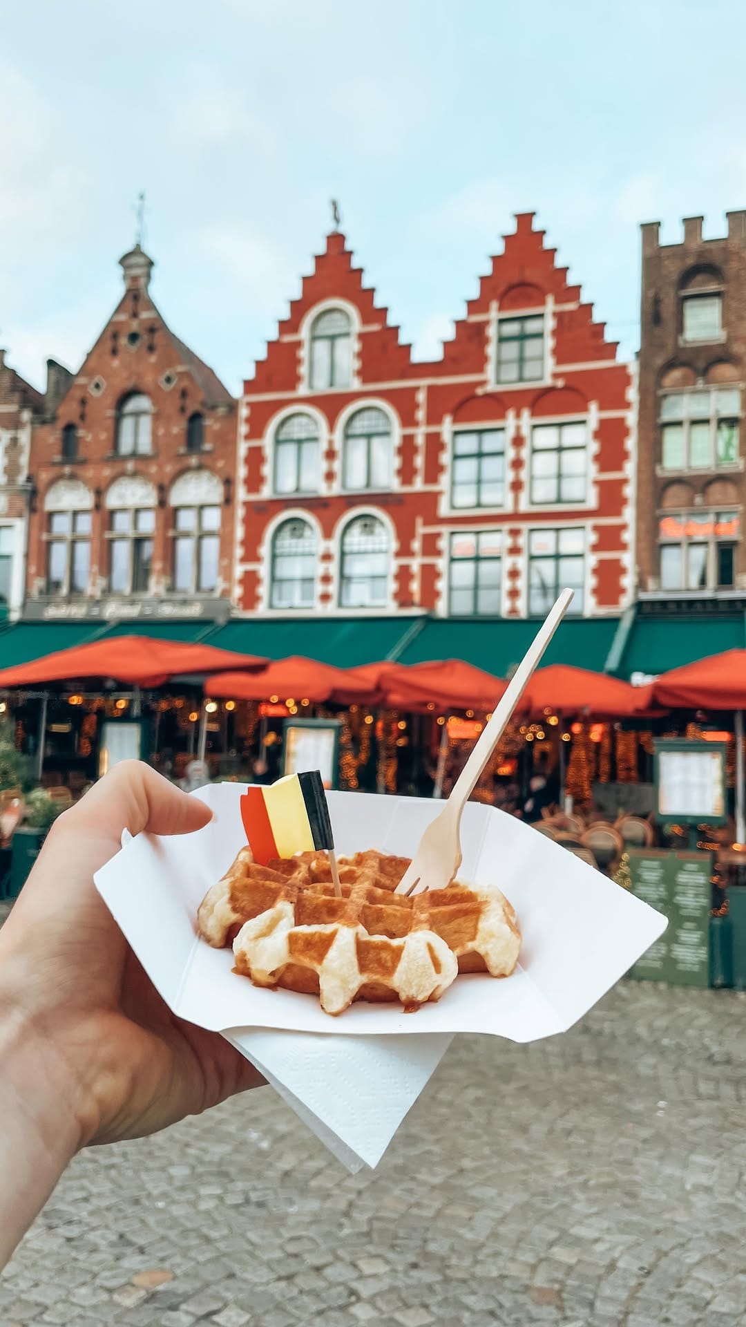 Post 8 by Chelli ✈ TRAVEL + PHOTOGRAPHY on Instagram (video)