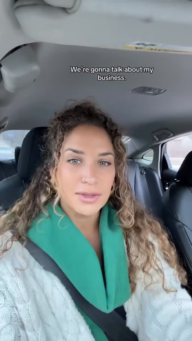 Post 7 by Maria 🤙🏼 Cincinnati Based Traveler on Instagram (video)