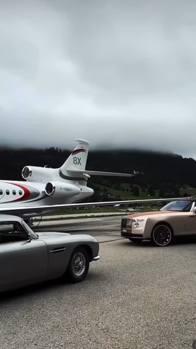 Post 7 by MIAMI VIP CONCIERGE on Instagram (video)