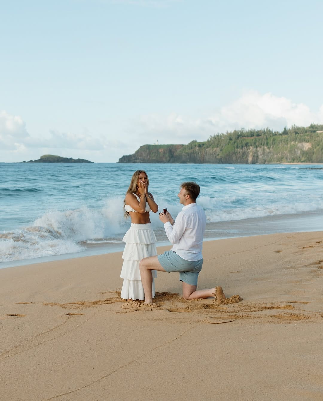 Post 7 by OAHU + KAUAI HAWAII Photographer on Instagram (carousel)