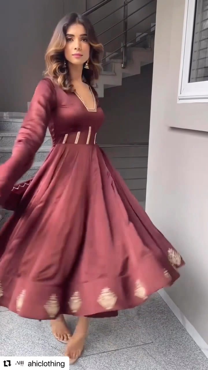 Post 4 by TheHuntFashion.com on Instagram (video)