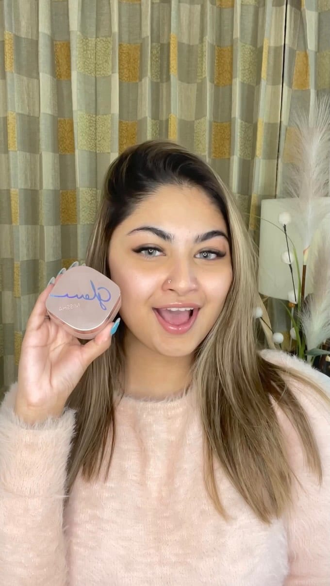 Post 10 by Makeup Chari on Instagram (video)