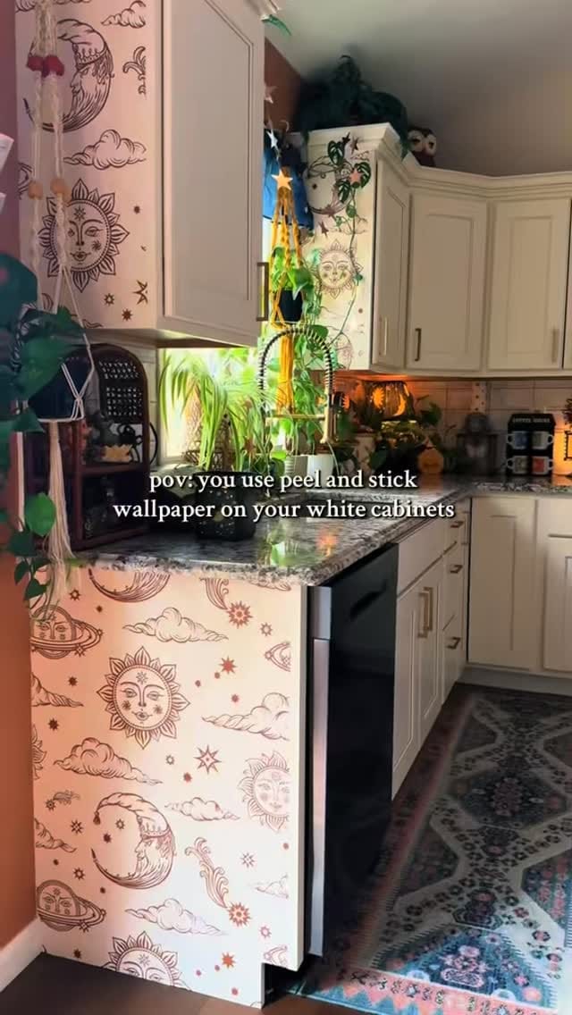 Post 1 by ONDECOR | Wallpaper Company | Peel and Stick & Traditional on Instagram (video)