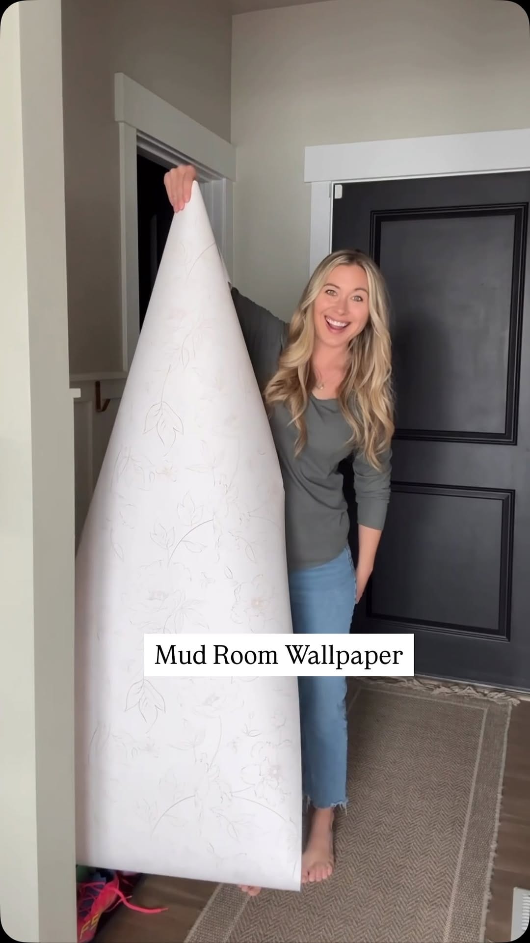 Post 9 by ONDECOR | Wallpaper Company | Peel and Stick & Traditional on Instagram (video)