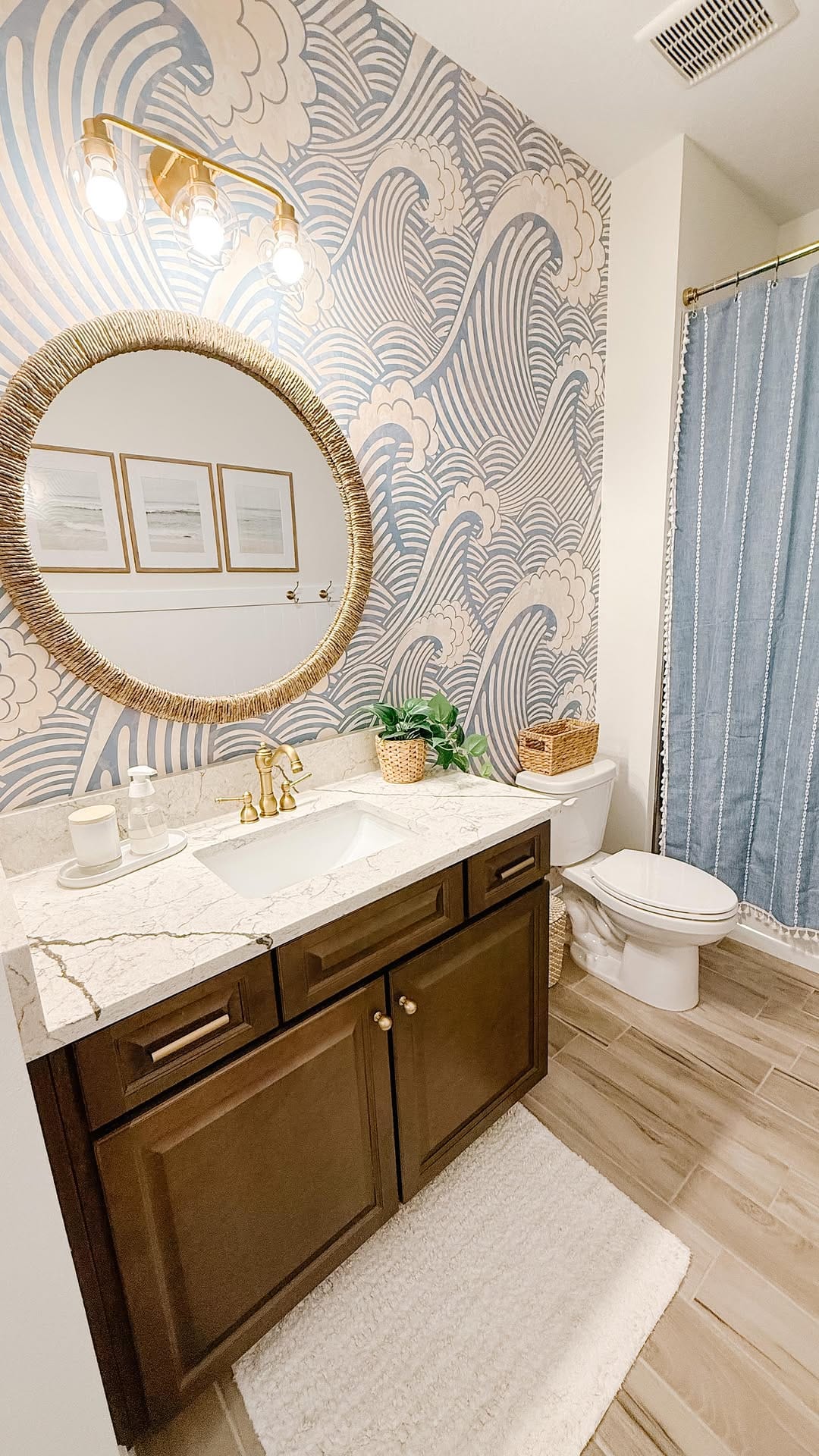 Post 2 by ONDECOR | Wallpaper Company | Peel and Stick & Traditional on Instagram (video)