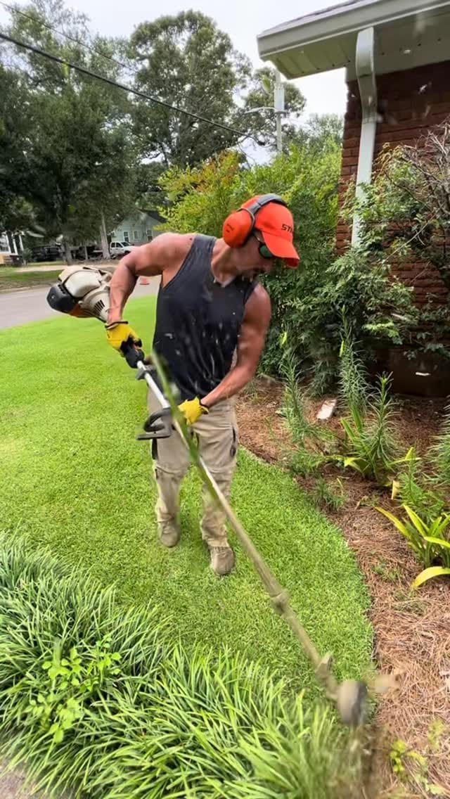 Post 2 by Viral Lawncare on Instagram (video)