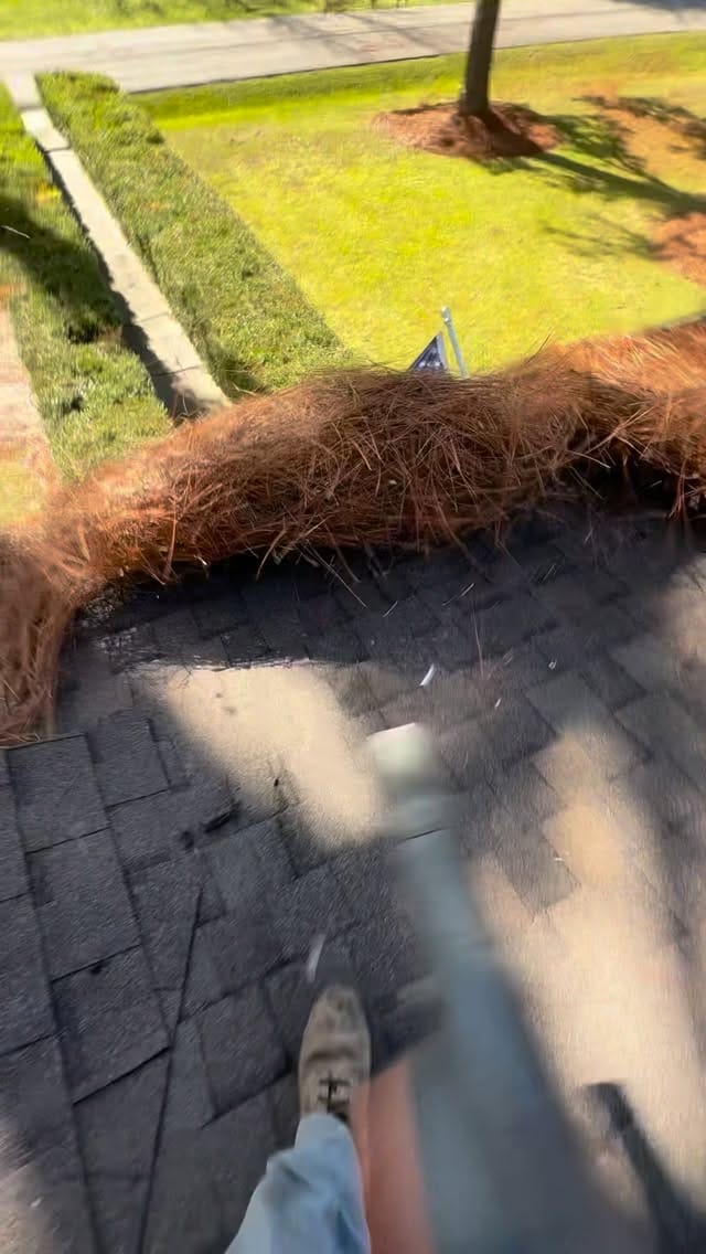 Post 9 by Viral Lawncare on Instagram (video)