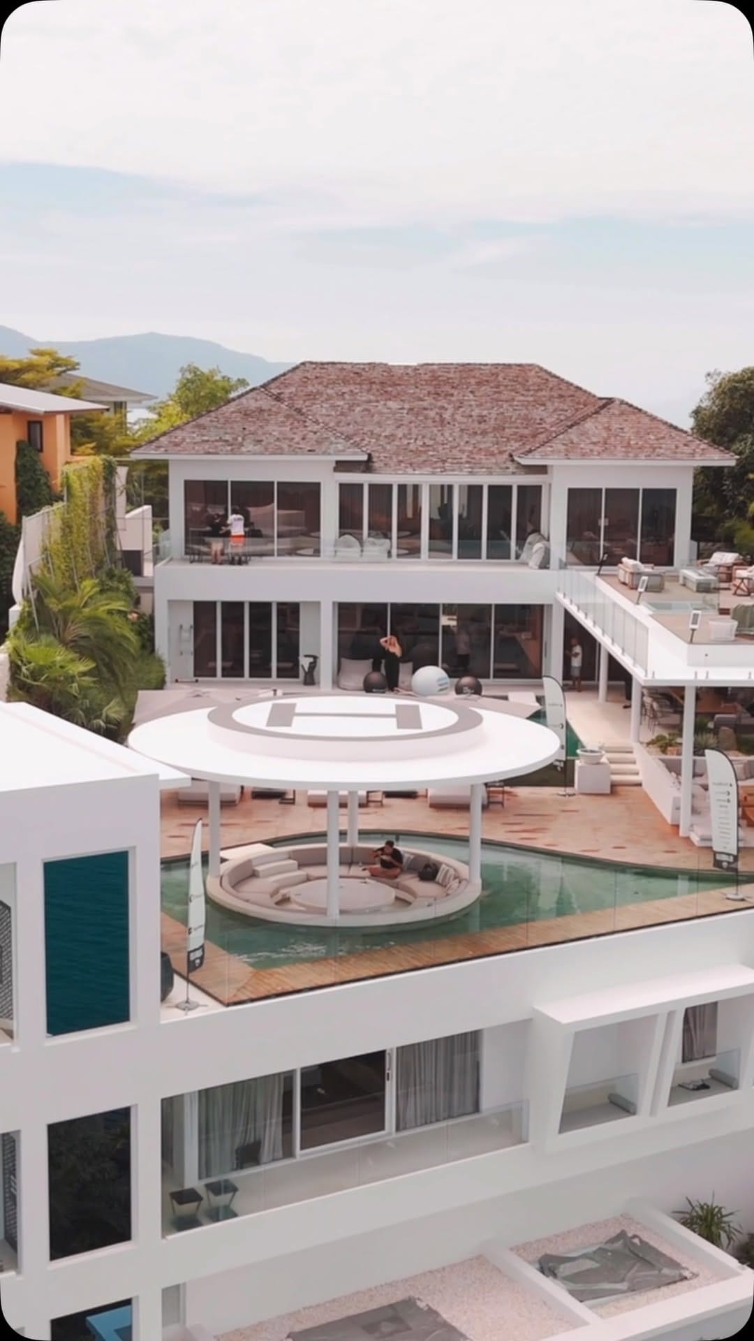 Post 3 by Amy Street | Crypto Thought Leader on Instagram (video)